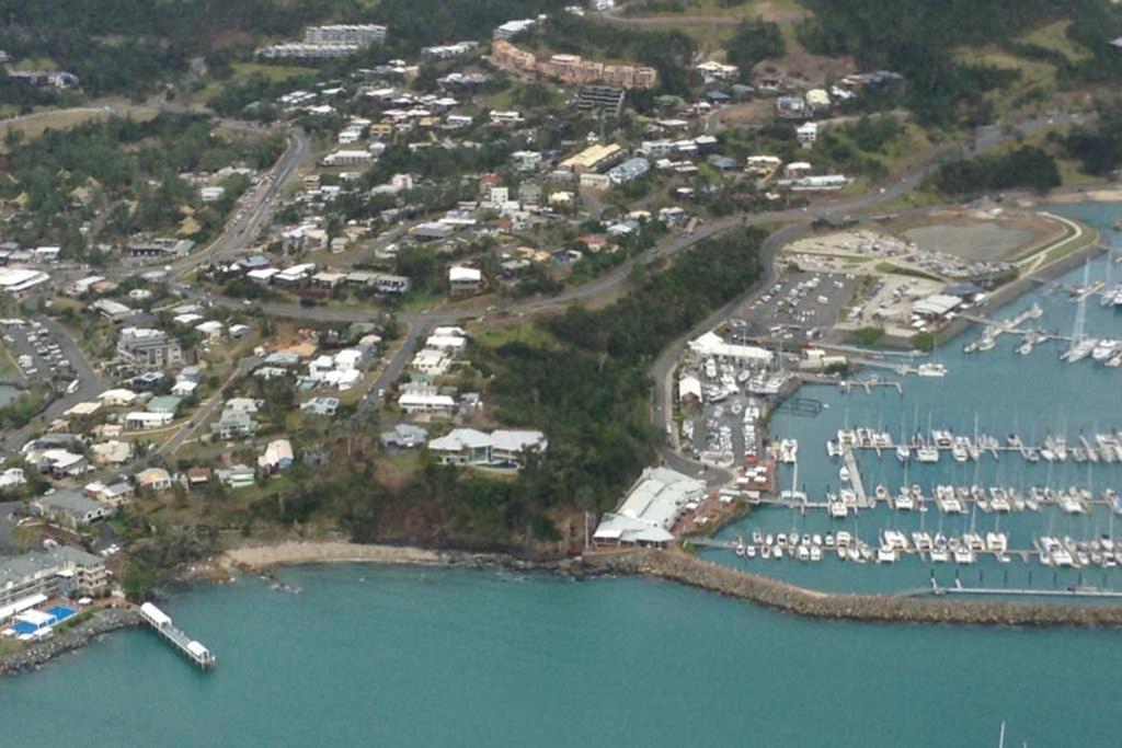 Oceanview Apartment Airlie Beach Eksteriør billede