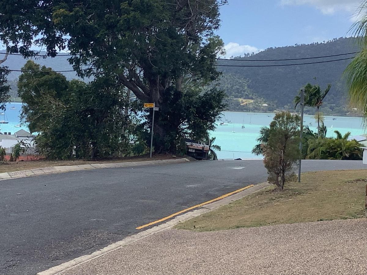 Oceanview Apartment Airlie Beach Eksteriør billede